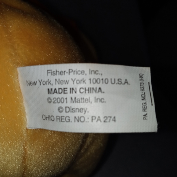 10" Plush Winnie the Pooh. Very good condition. Make an offer or bundle. - Picture 3 of 4